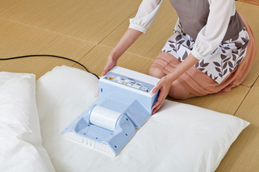 梅雨に最適！ マットもホースも不要 ふとん乾燥機の常識を覆した渾身作