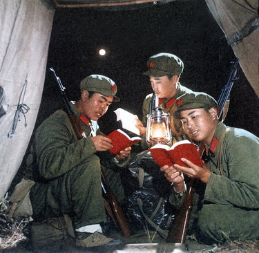 嘘」と「洗脳」で突き進んだ文化大革命の真実 児童書で読み解く習近平