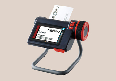 キングジム デジタル名刺ホルダー MEQRU（メックル） 動作確認済 名刺管理の悩みを解消 デジタル名刺ホルダー「メックル」 東山慎司さん