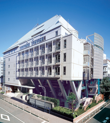 話題のアーティスト、原点の「渋渋」中高時代 卒業生・内田すずめが